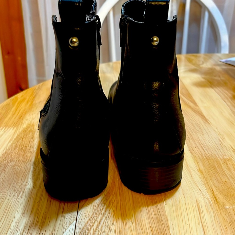 EUC Style & Co Black Ankle Boots Inside Side Zip Size 9.5M